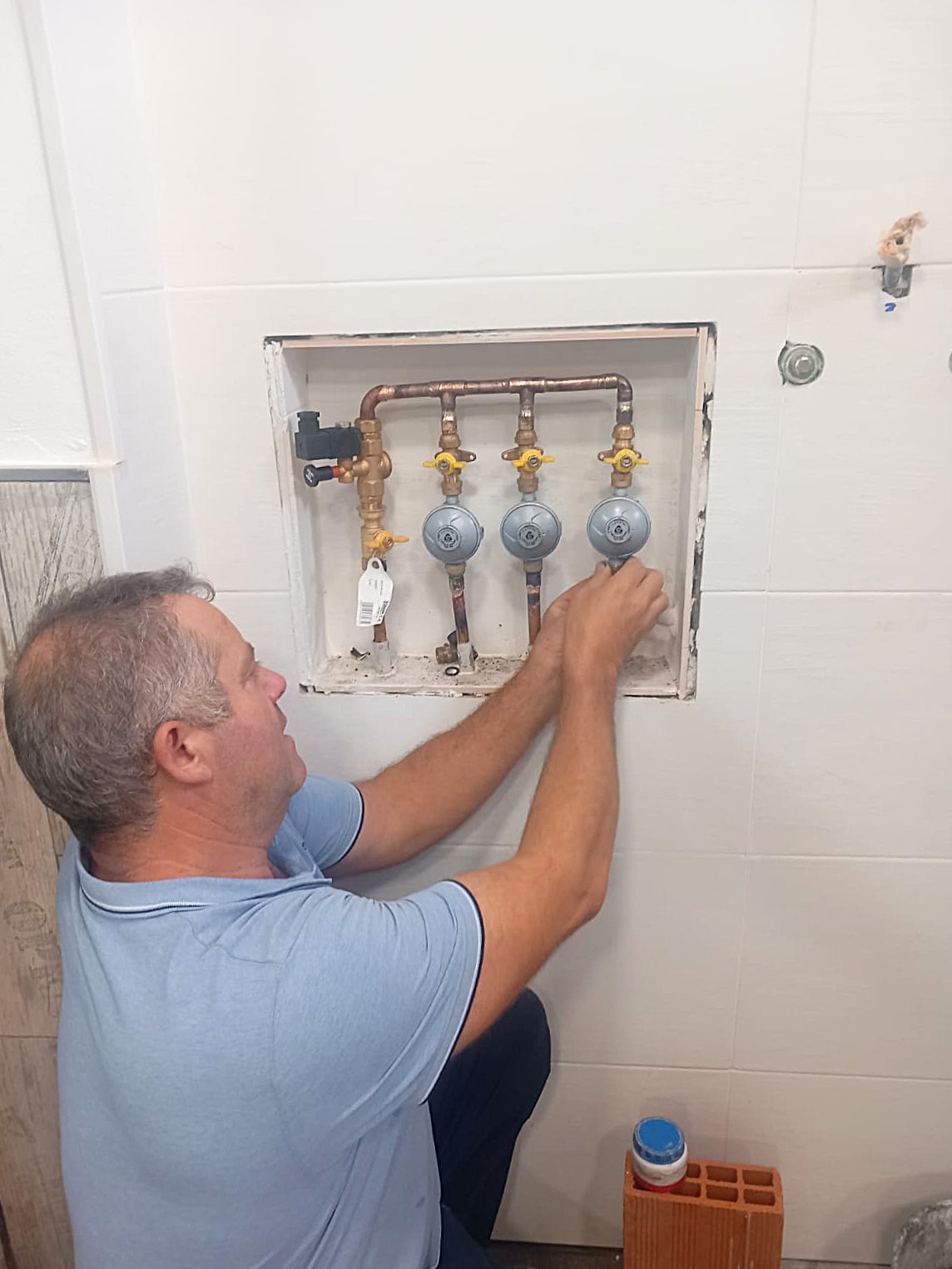 Coletor de válvulas de gás em restaurante – Lisboa